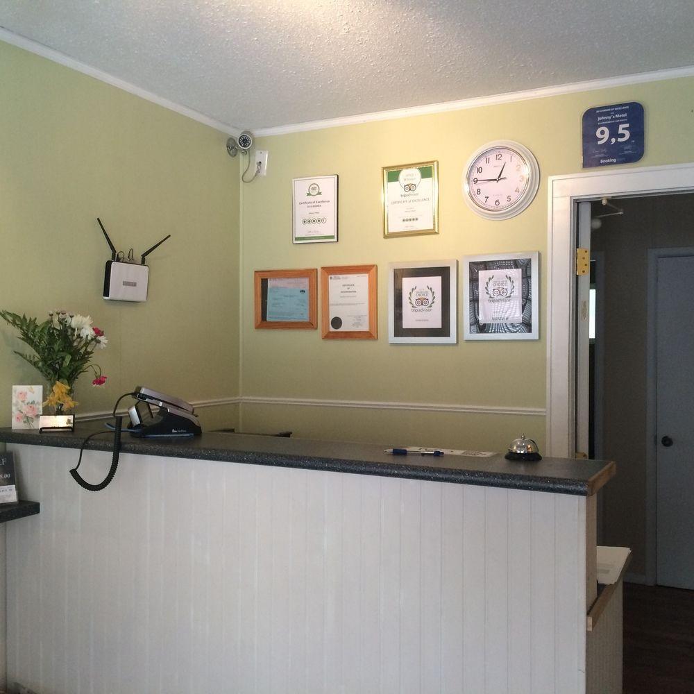 Johnny'S Motel Grand Forks Luaran gambar
