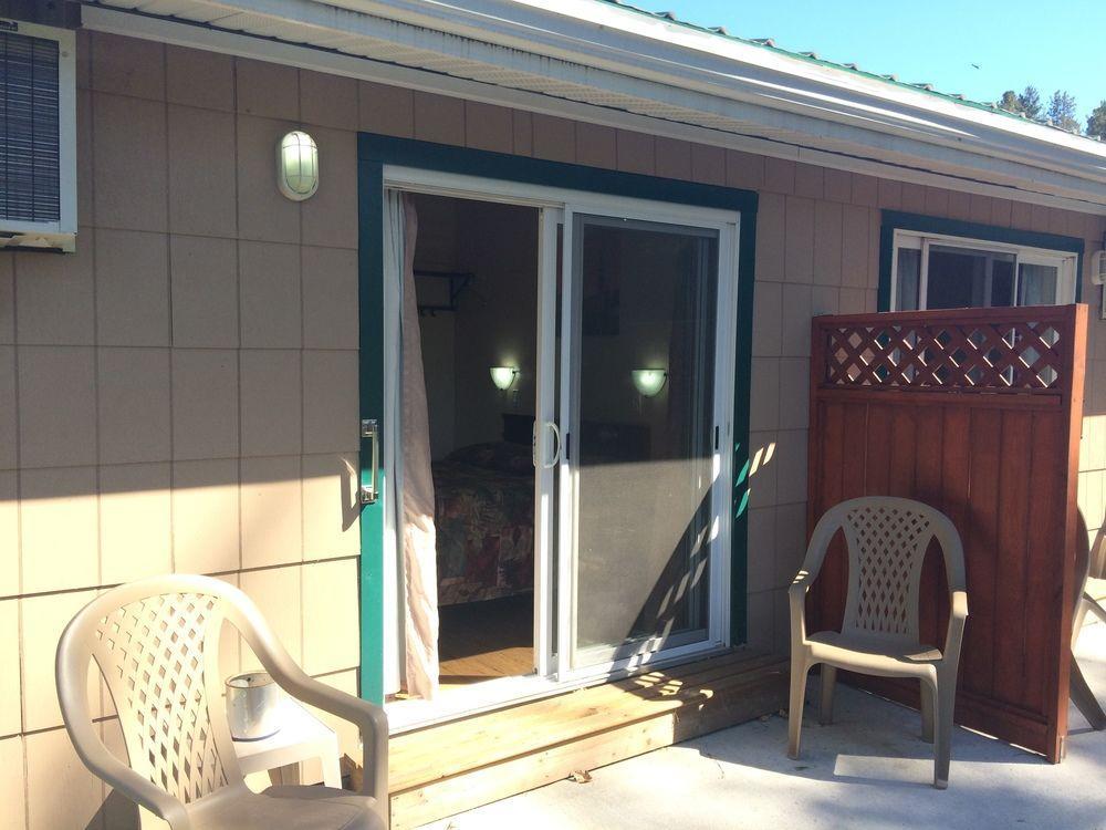 Johnny'S Motel Grand Forks Luaran gambar