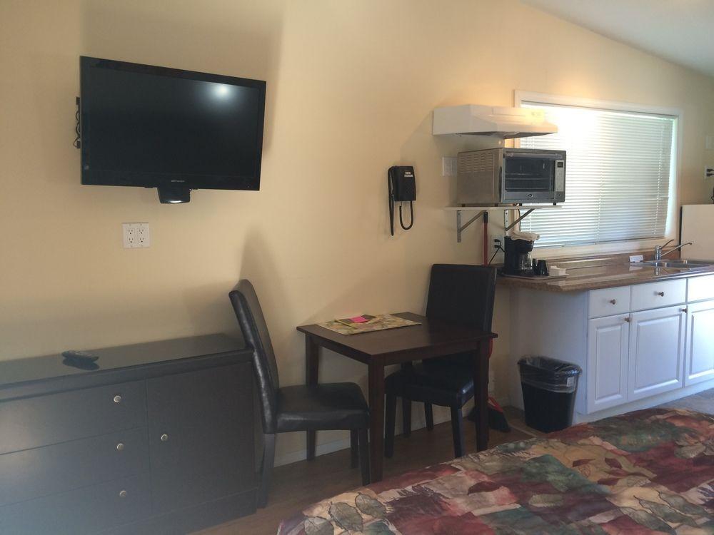 Johnny'S Motel Grand Forks Luaran gambar