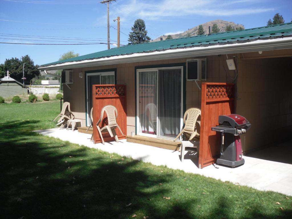 Johnny'S Motel Grand Forks Luaran gambar