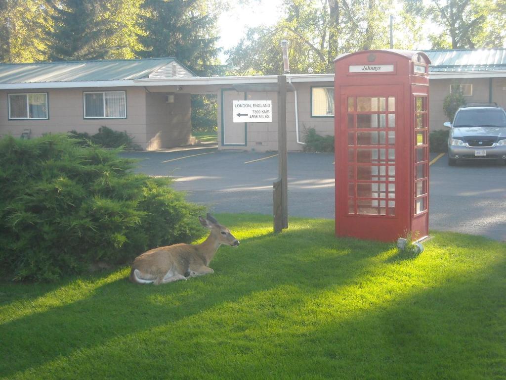 Johnny'S Motel Grand Forks Luaran gambar